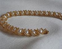 Freshwater pearl bracelet in 24kt gold